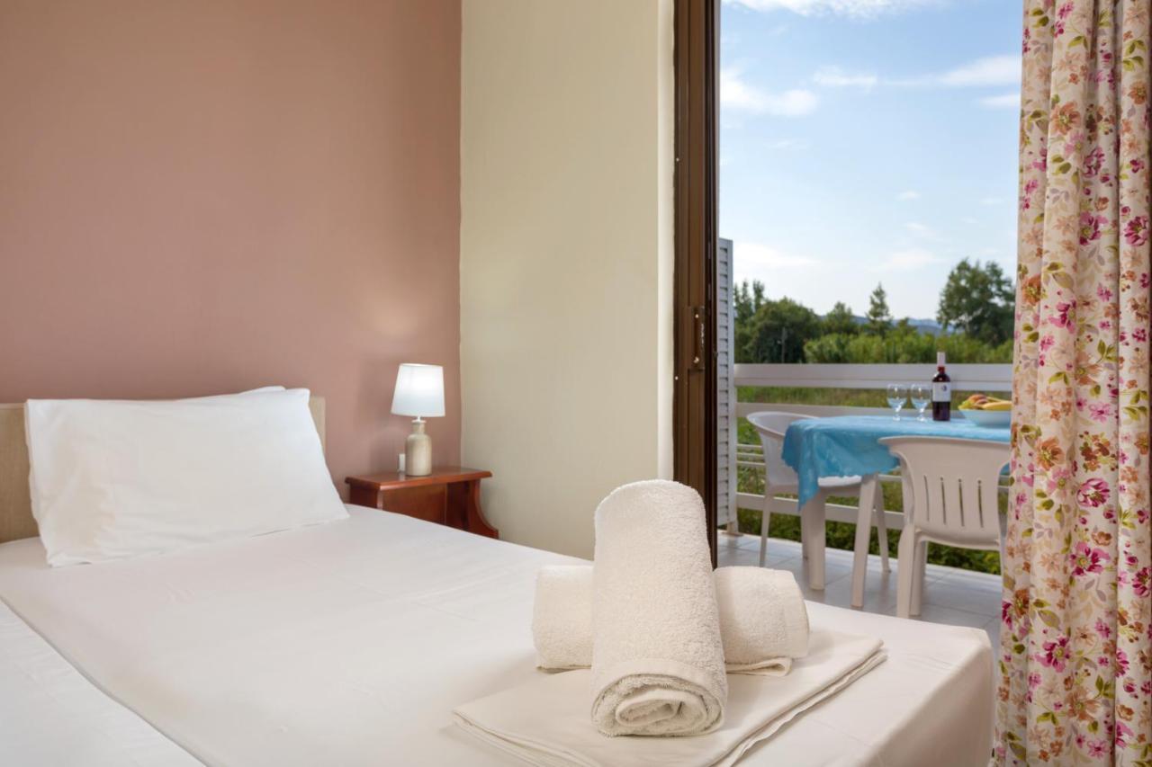 Eleni Studios & Apartments Alykes  Dış mekan fotoğraf